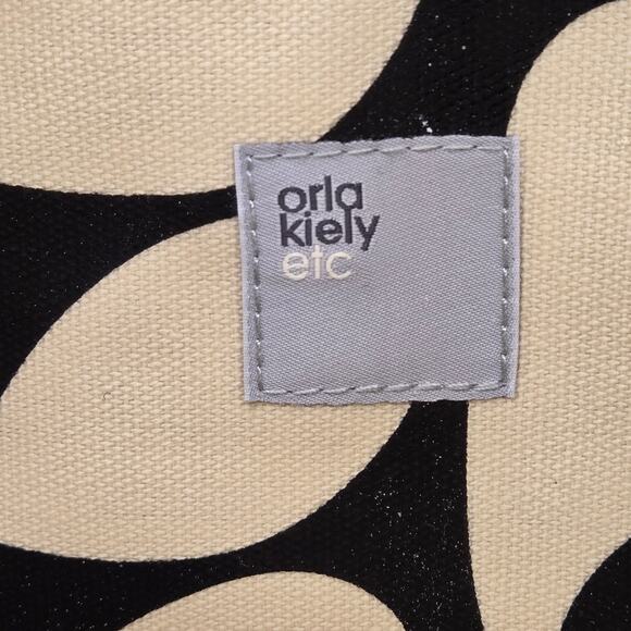 Orla Kiely Messenger Laptop Crossbody Bag in Classic Tulip Stem Black & Tan - Picture 11 of 15